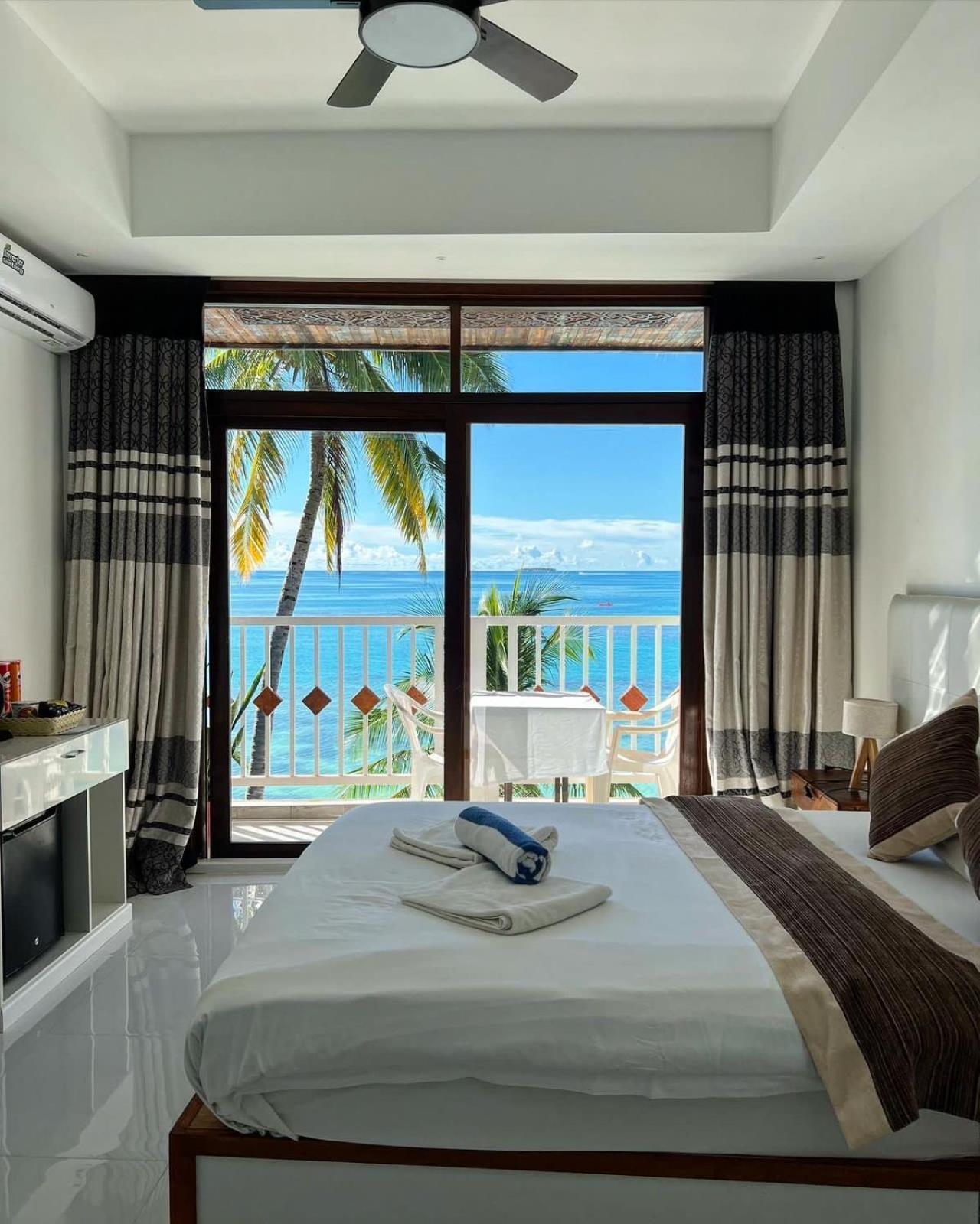 Heron Beach Hotel - The Best Maldivian Getaway In Dhiffushi,Maldives Zewnętrze zdjęcie