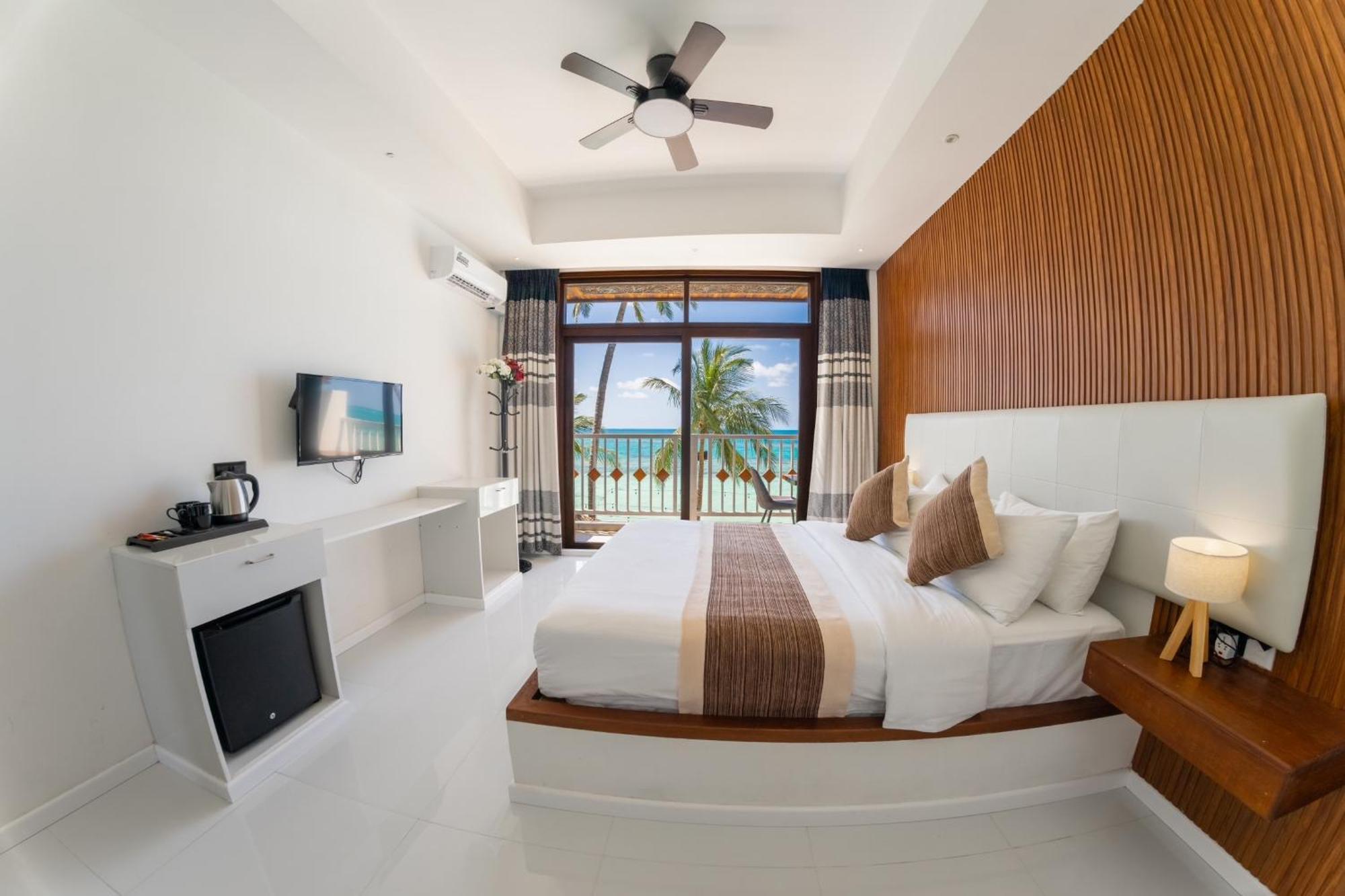 Heron Beach Hotel - The Best Maldivian Getaway In Dhiffushi,Maldives Zewnętrze zdjęcie