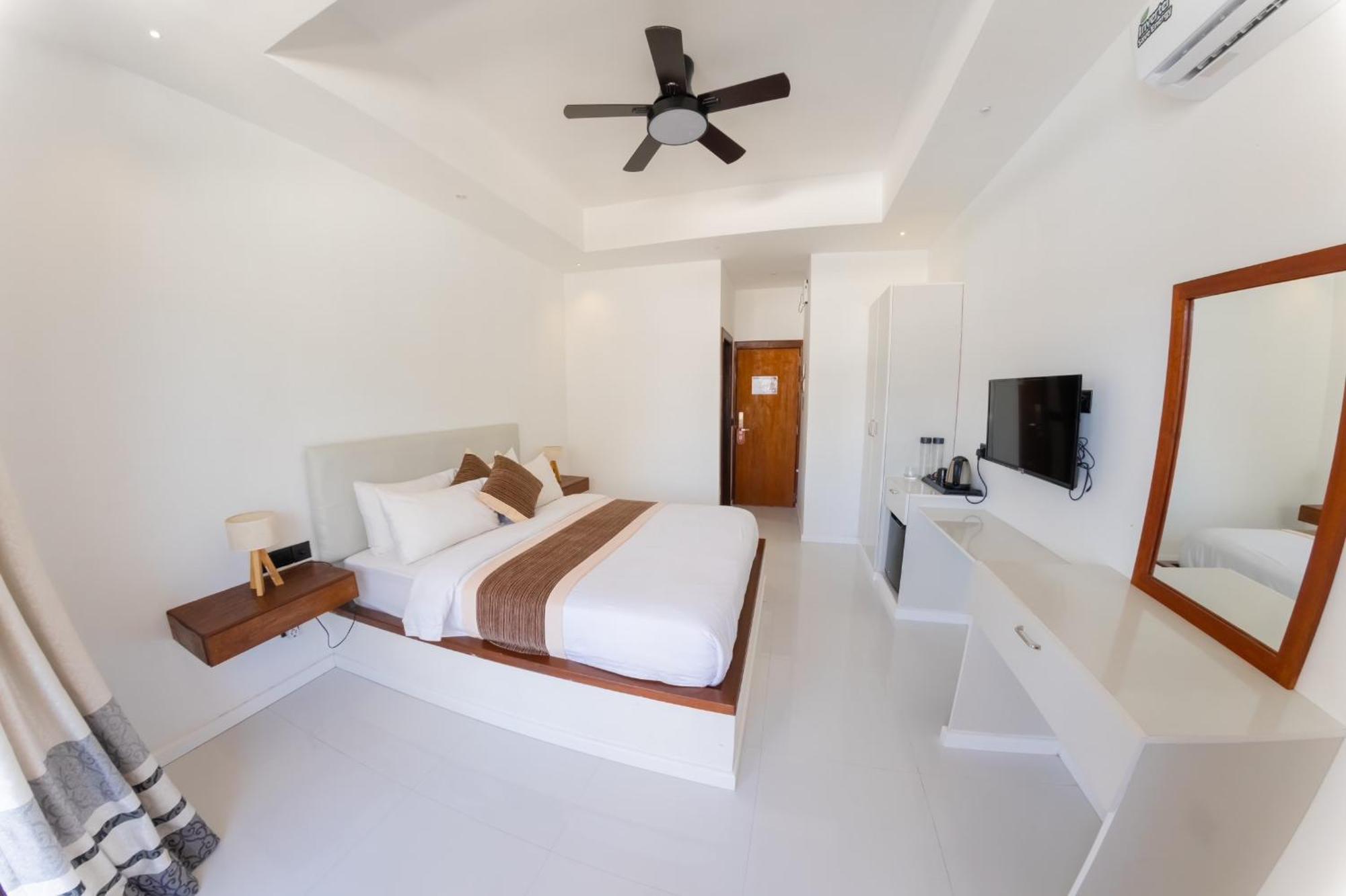 Heron Beach Hotel - The Best Maldivian Getaway In Dhiffushi,Maldives Zewnętrze zdjęcie