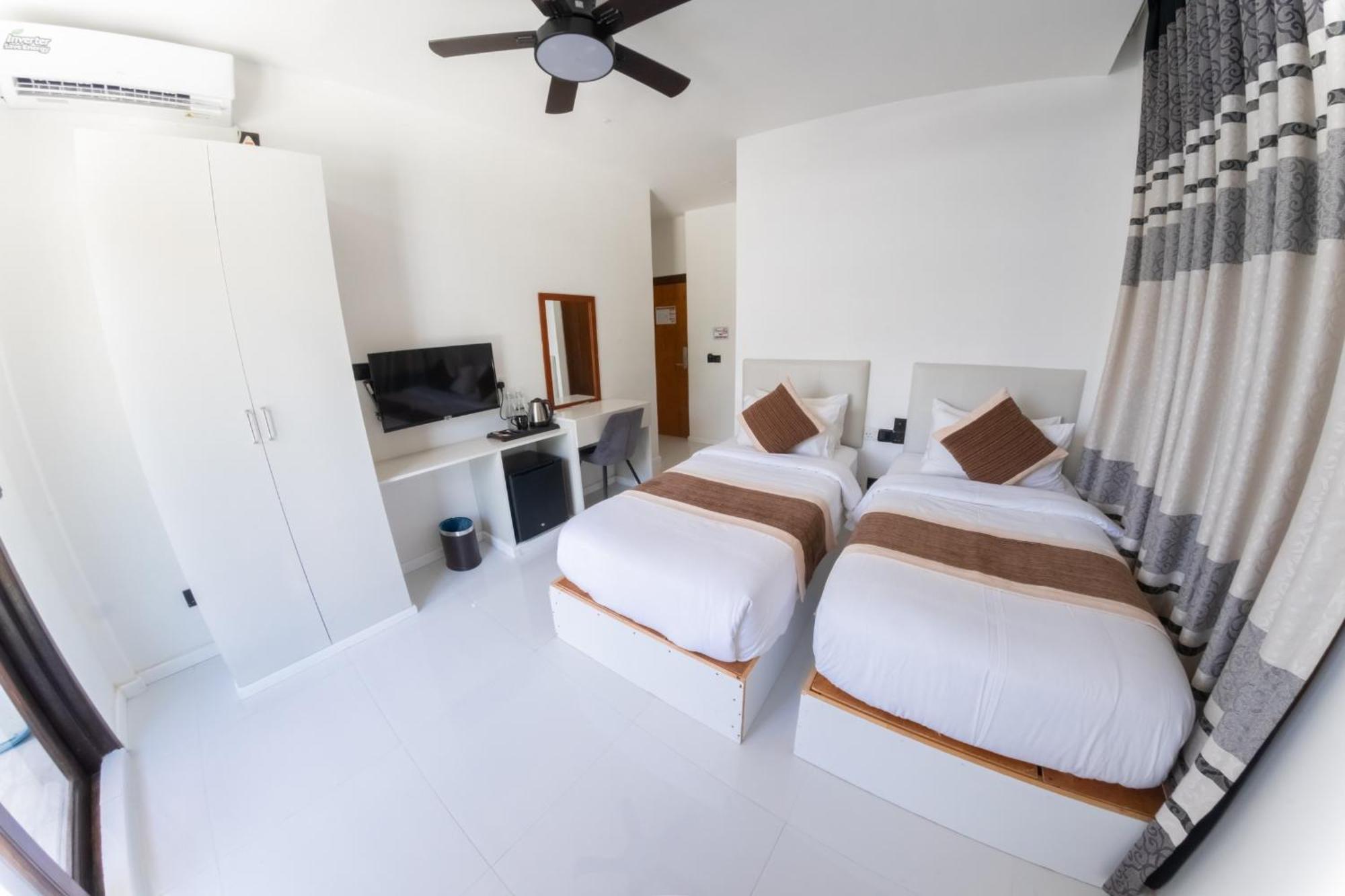 Heron Beach Hotel - The Best Maldivian Getaway In Dhiffushi,Maldives Zewnętrze zdjęcie