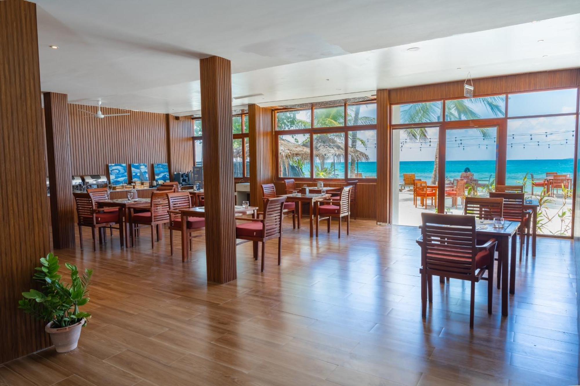 Heron Beach Hotel - The Best Maldivian Getaway In Dhiffushi,Maldives Zewnętrze zdjęcie