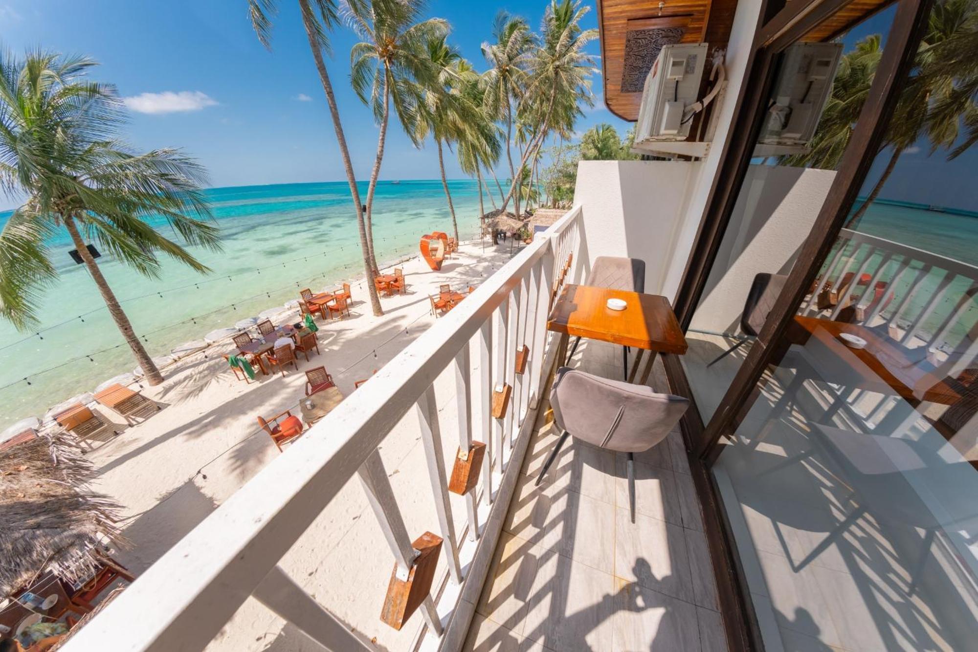 Heron Beach Hotel - The Best Maldivian Getaway In Dhiffushi,Maldives Zewnętrze zdjęcie