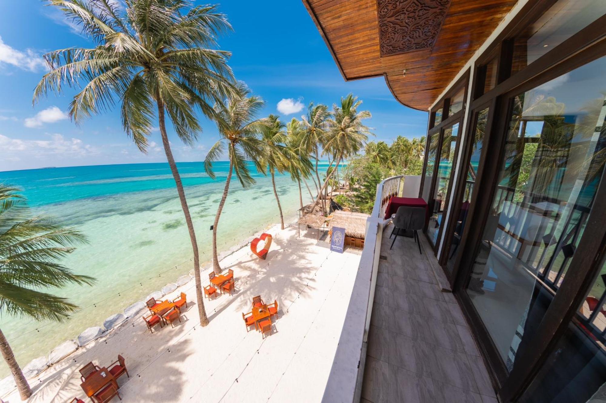 Heron Beach Hotel - The Best Maldivian Getaway In Dhiffushi,Maldives Zewnętrze zdjęcie